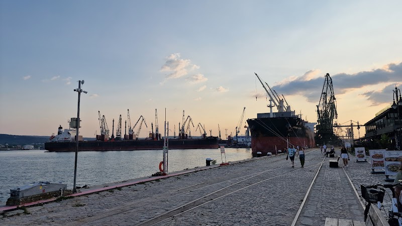 Staria Chinar - Port Varna - Photo 5