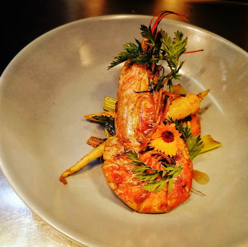 Loca Casual Fine Dining - Photo 2