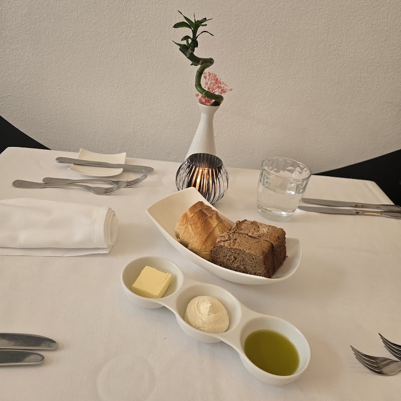 Loca Casual Fine Dining - Photo 5