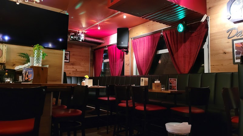 Mountain`s Akt Diner & Bar & Biergarten - Photo 5