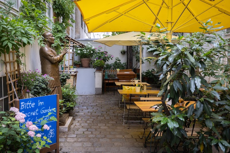 Secret Garden Café Restaurant - Photo 1