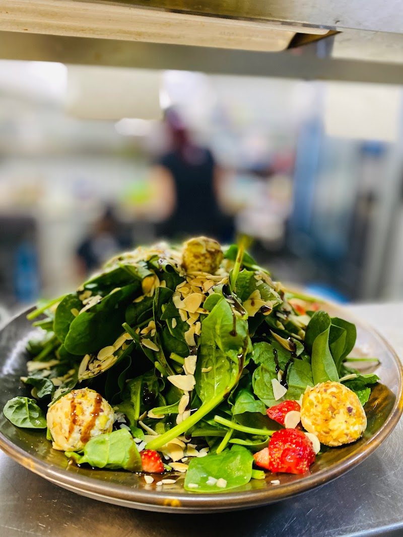 Aylyakria Restaurant - Photo 2