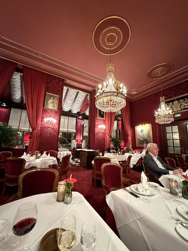 Restaurant Rote Bar - Photo 2