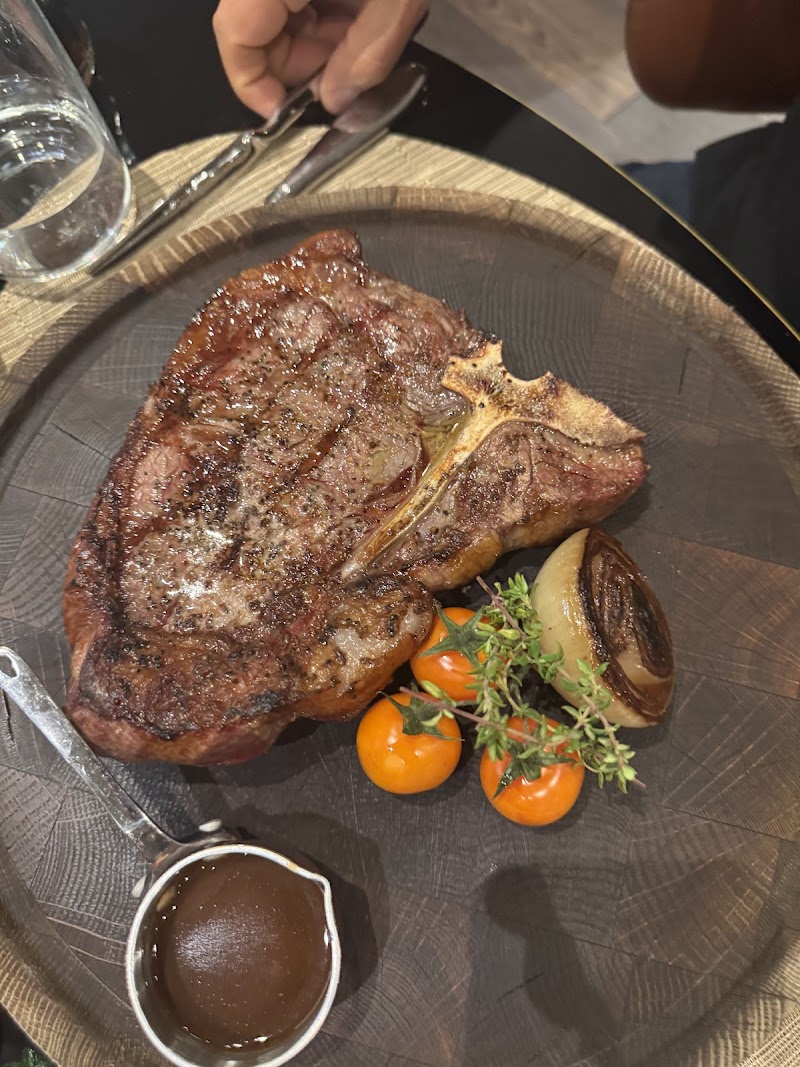 ADOR Restaurant - Photo 7