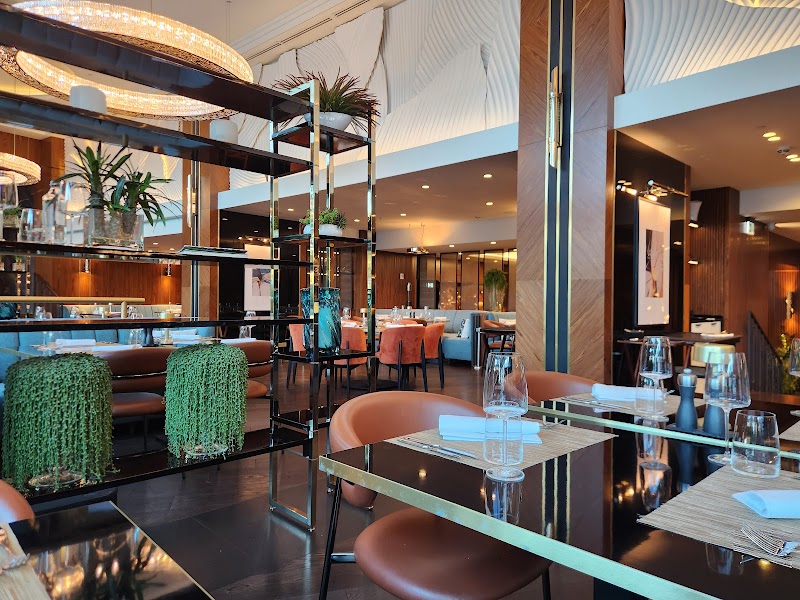 ADOR Restaurant - Photo 4