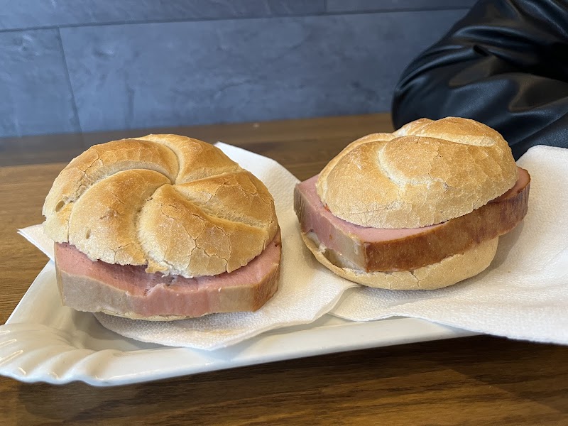 Leberkas-Pepi Wien Operngasse - Photo 3