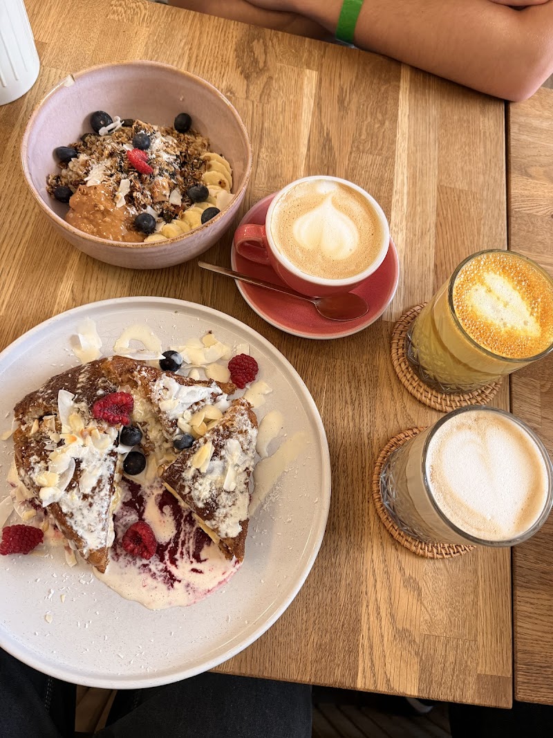 zina’s eatery - Photo 3