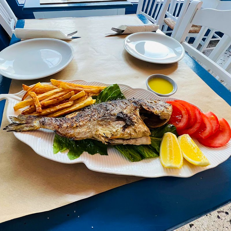 Nissos Seafood Tavern - Photo 3