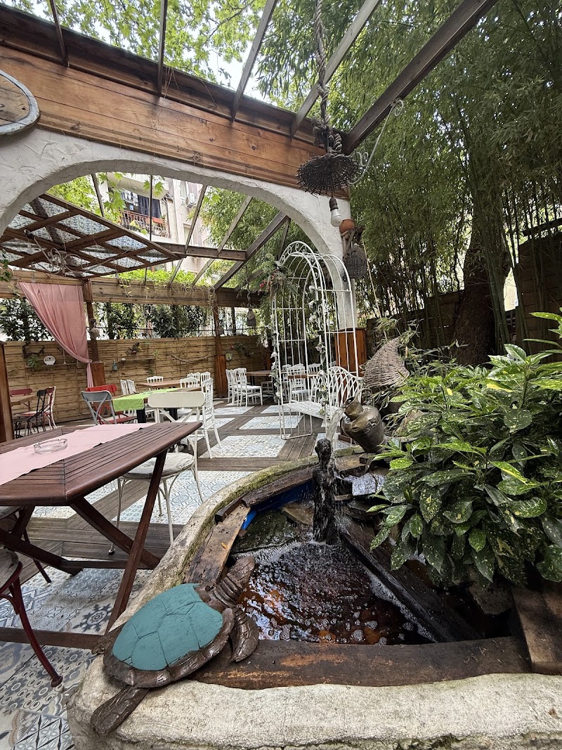 Bistro Happy House - Photo 1