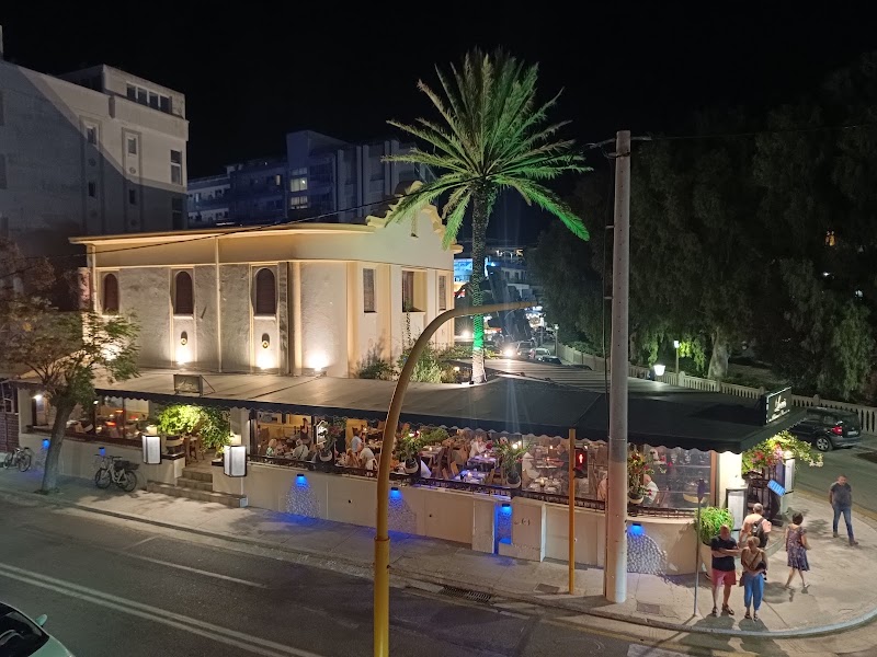 Louis Restaurant - Photo 3