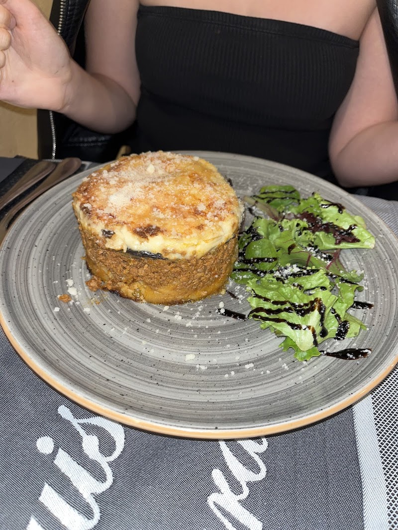 Louis Restaurant - Photo 4