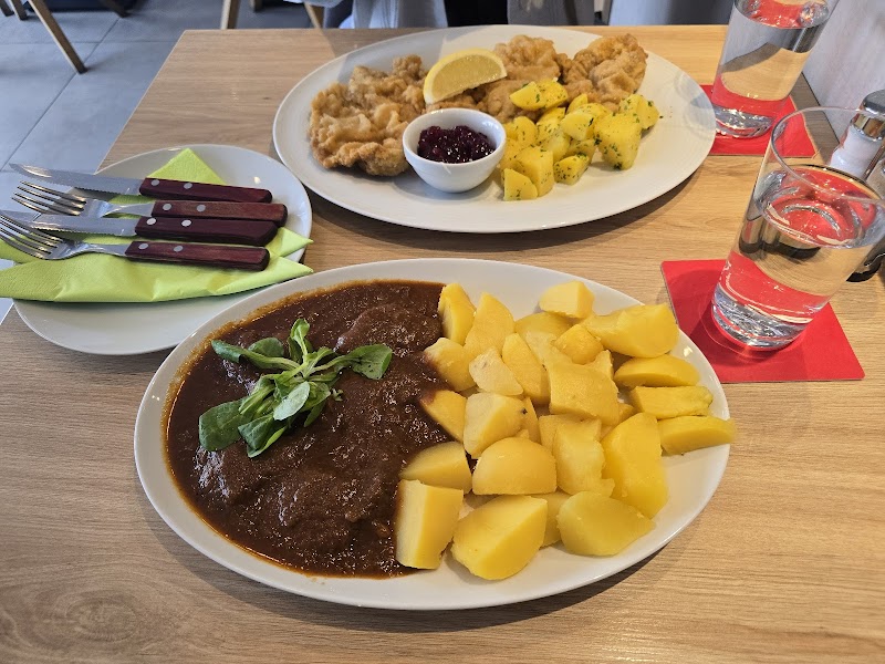 Moment Cafe and Restaurant - Photo 8