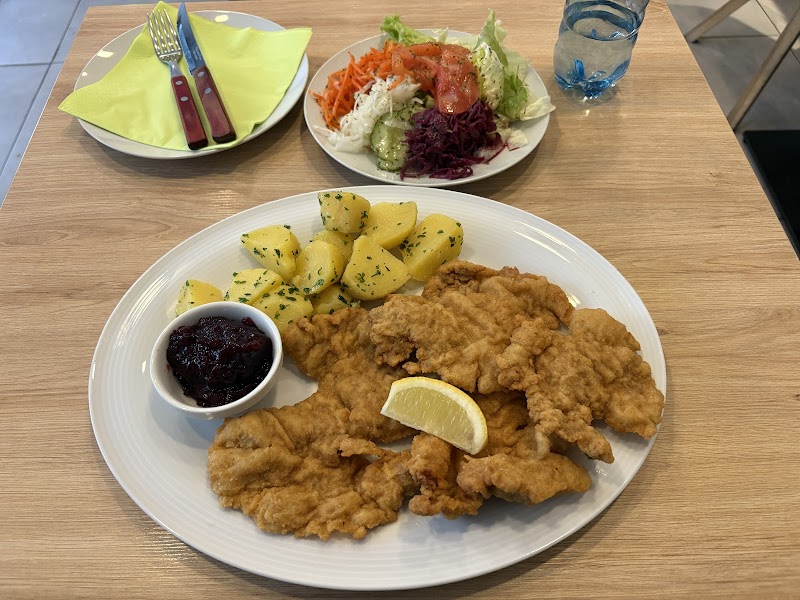 Moment Cafe and Restaurant - Photo 4