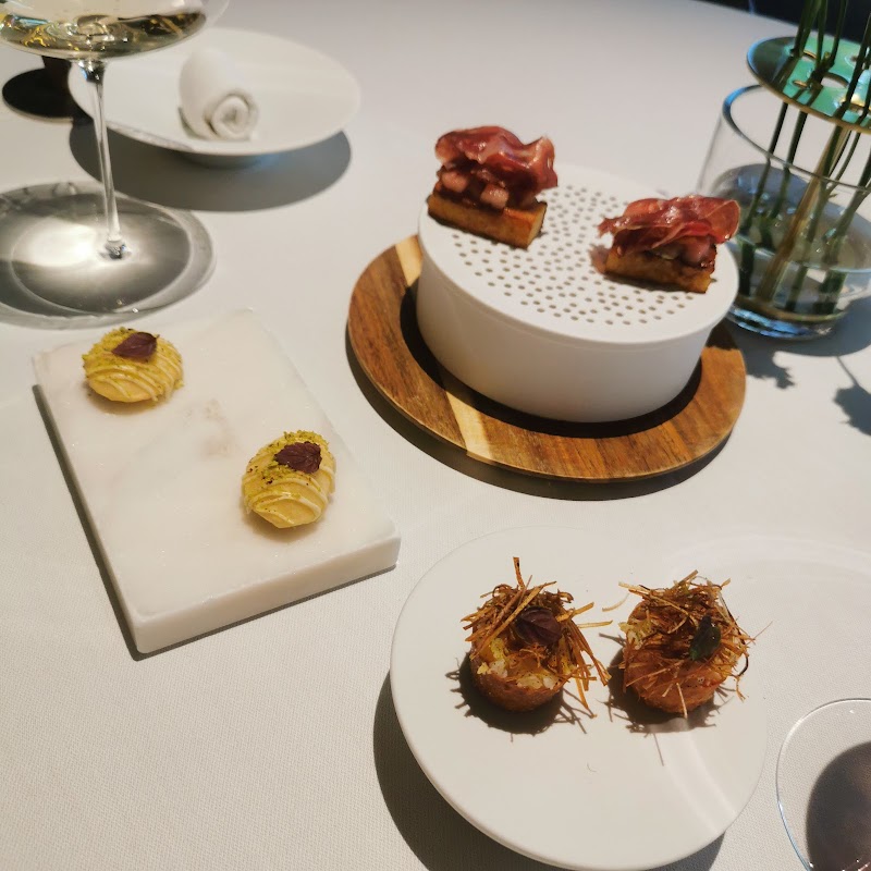 Glasswing Restaurant - Photo 7