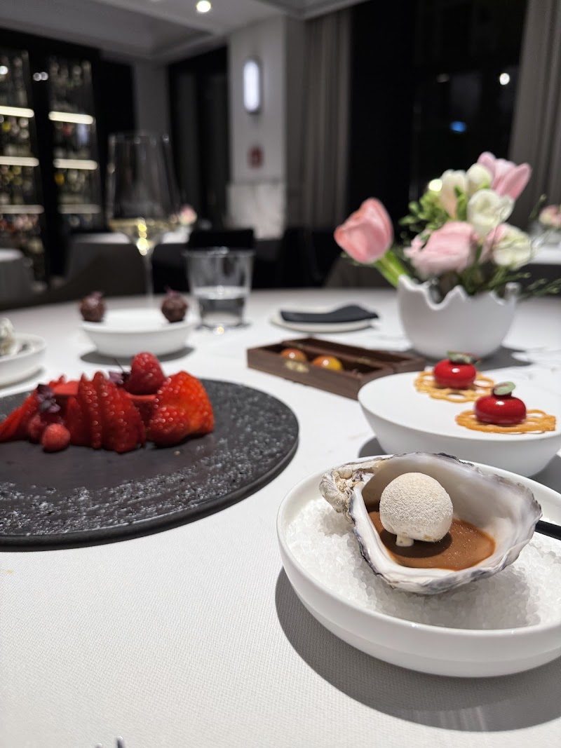 Glasswing Restaurant - Photo 6