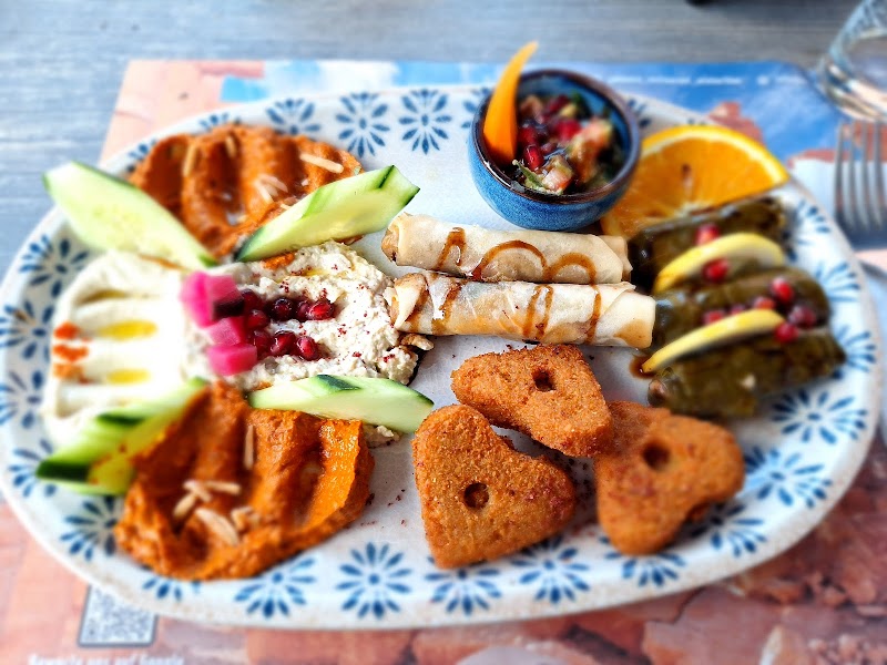 Palmera Restaurant - Photo 3