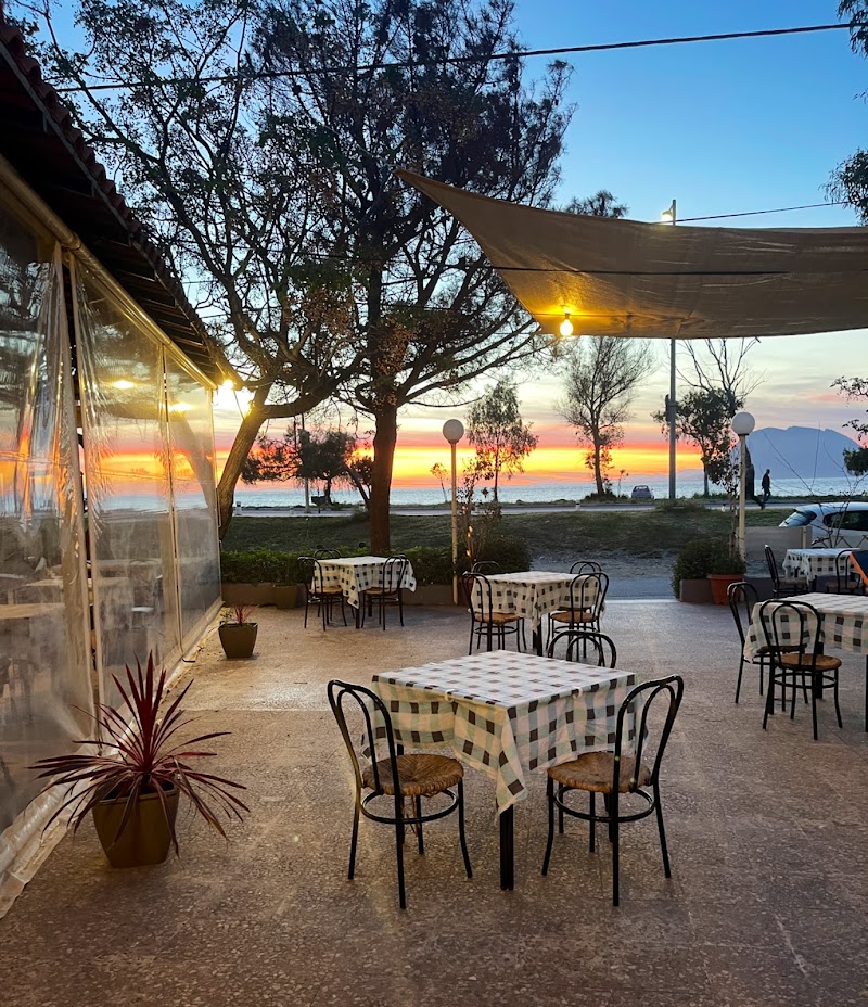 Τα Καλαμαράκια - Photo 1