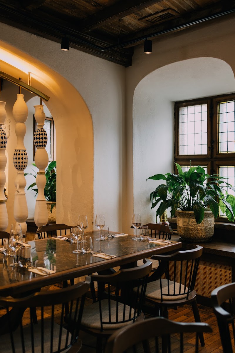 Restaurant Hanu' lui Manuc - Photo 1