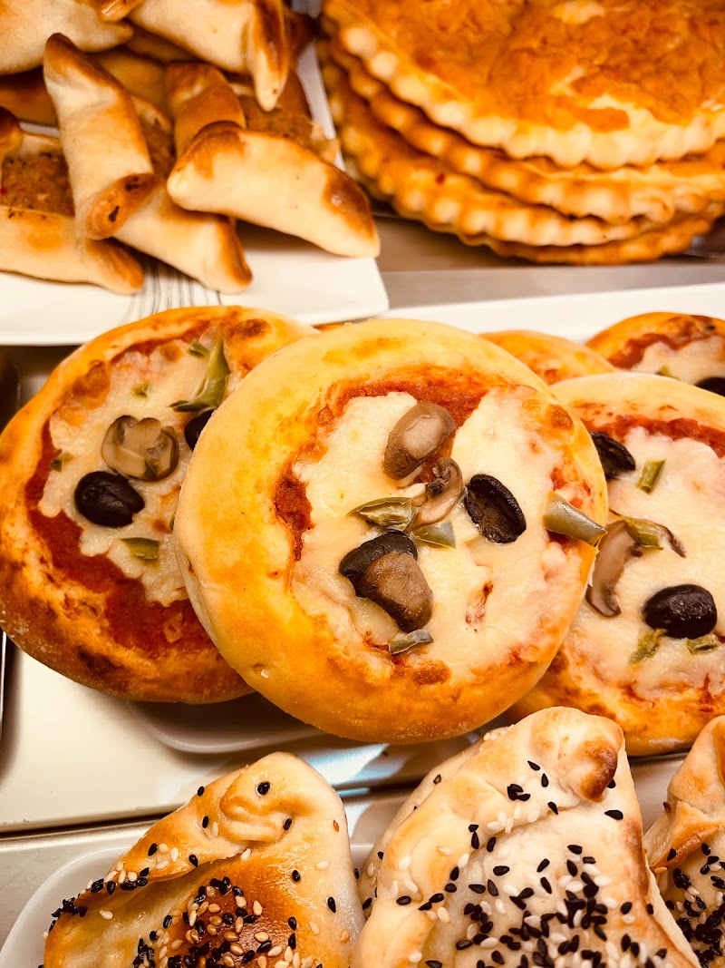 Café Central By Damas - Photo 3