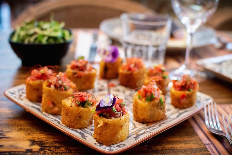 CHE Cocina y Barra Sudamericana - Photo 2