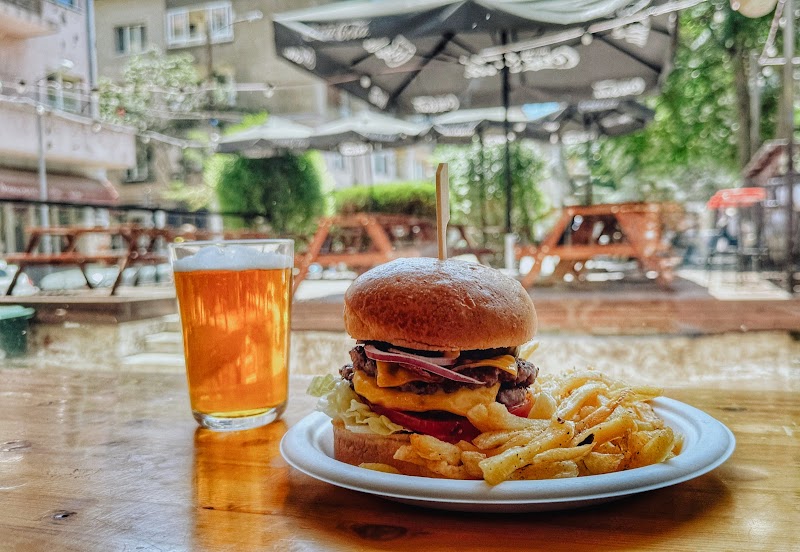 Skapto Burgers, Beers and Fries Iskar - Photo 7