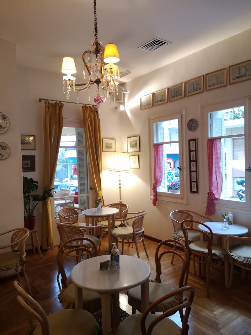 Stolidi Ena - Photo 3