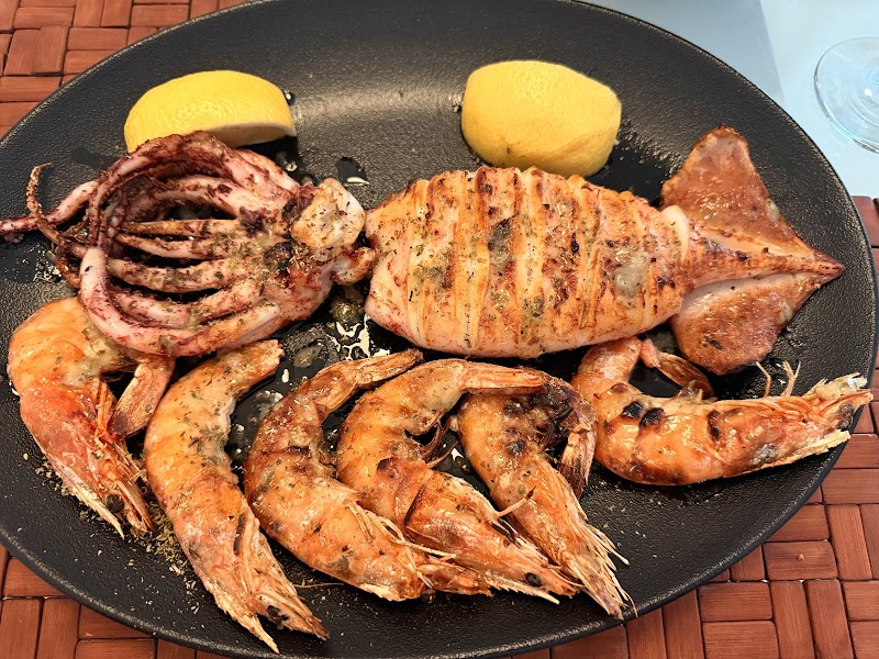 FISH MARKET SEAFOOD BISTRO SANTORINI - Photo 2