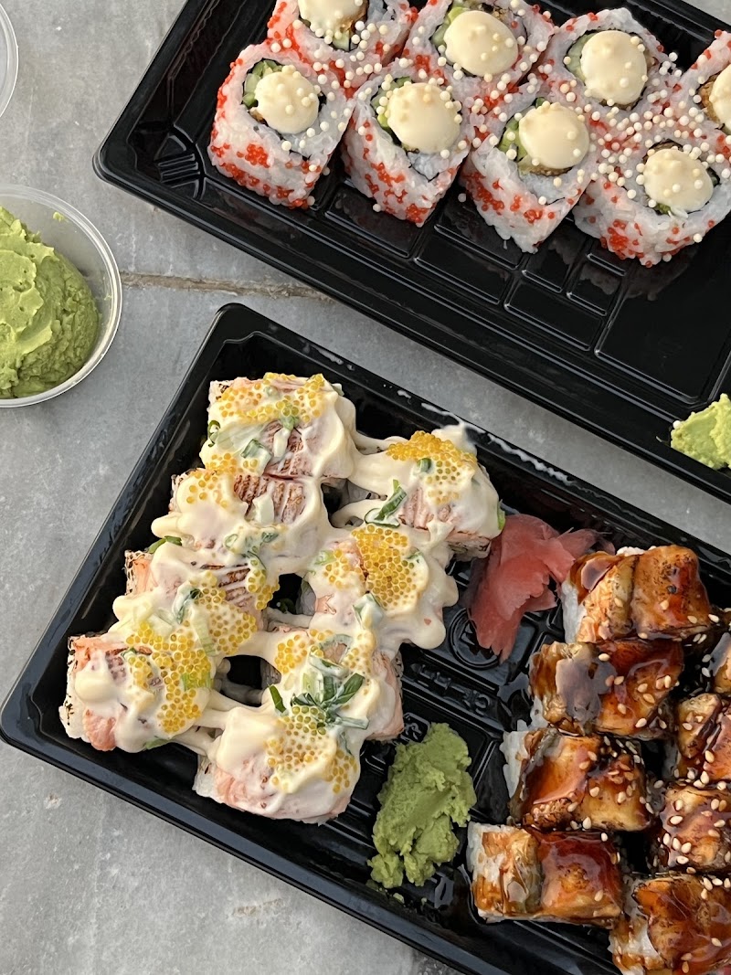 Sushi n’ Sip - Photo 4