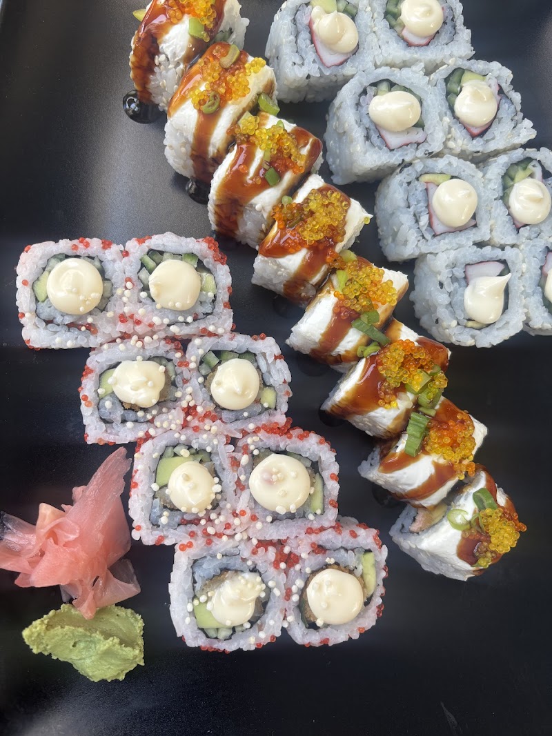 Sushi n’ Sip - Photo 3