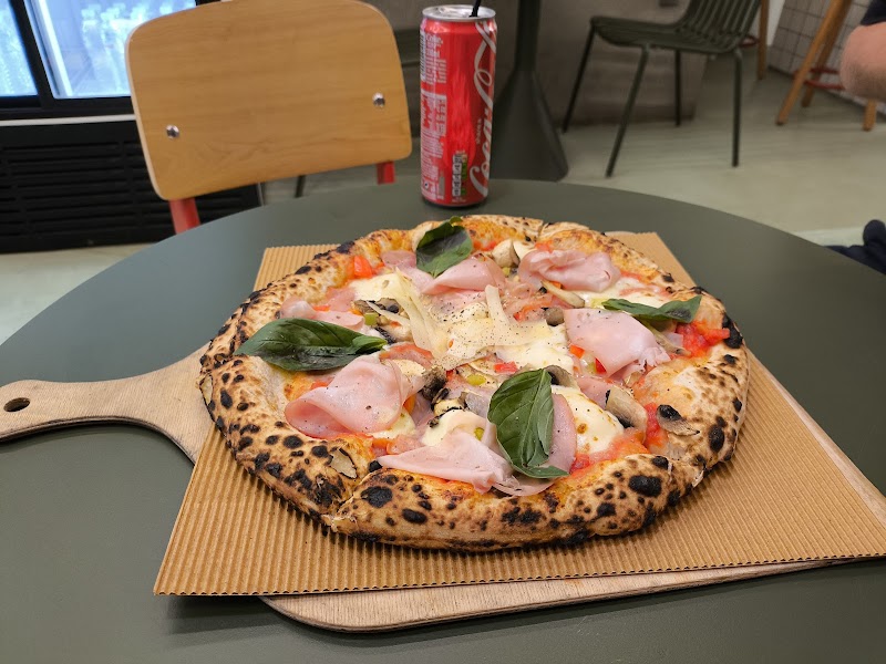 Pezouli Wood Fired Street Food Thessaloniki - Photo 4